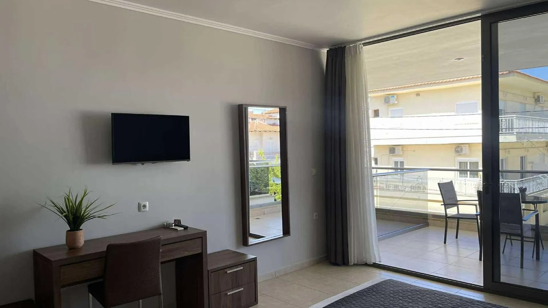 アパートホテル Centrum Rooms Kallithea